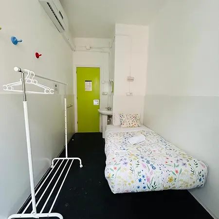 And Basic Universitat For Young * Barcelona