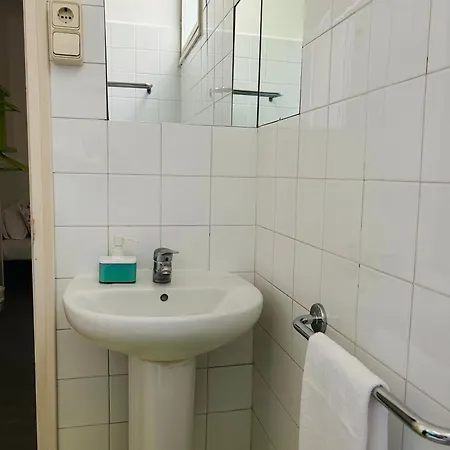 Casa de hóspedes And Basic Universitat For Young *