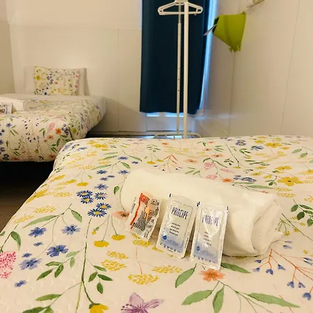 And Basic Universitat For Young Guest house *