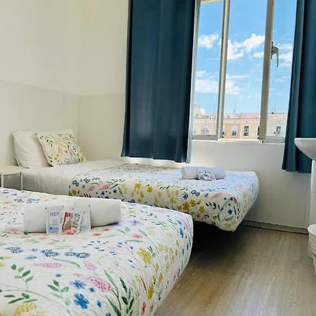 Guest house And Basic Universitat For Young
