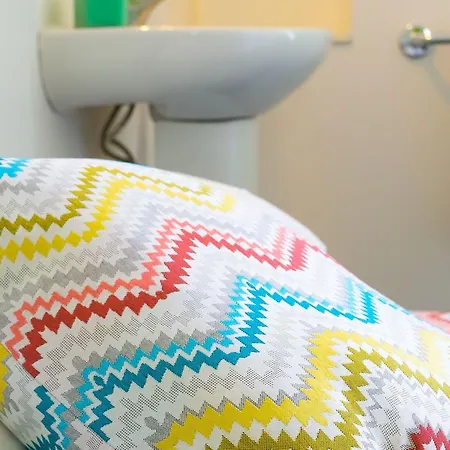 Penzion And Basic Universitat For Young Barcelona