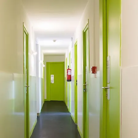 And Basic Universitat For Young *