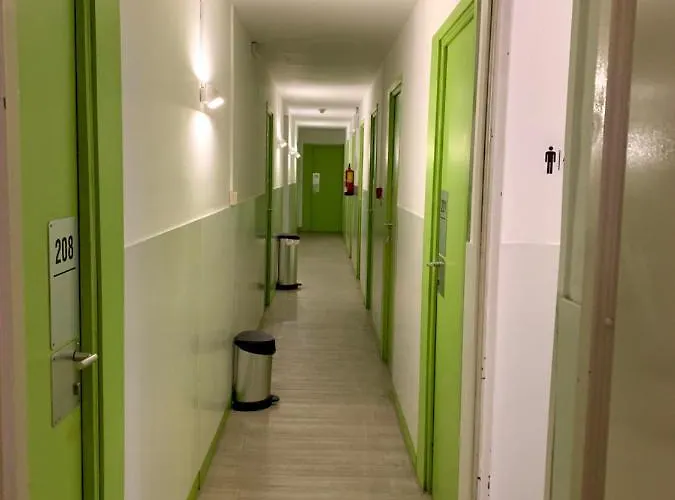 And Basic Universitat For Young Gæstehus